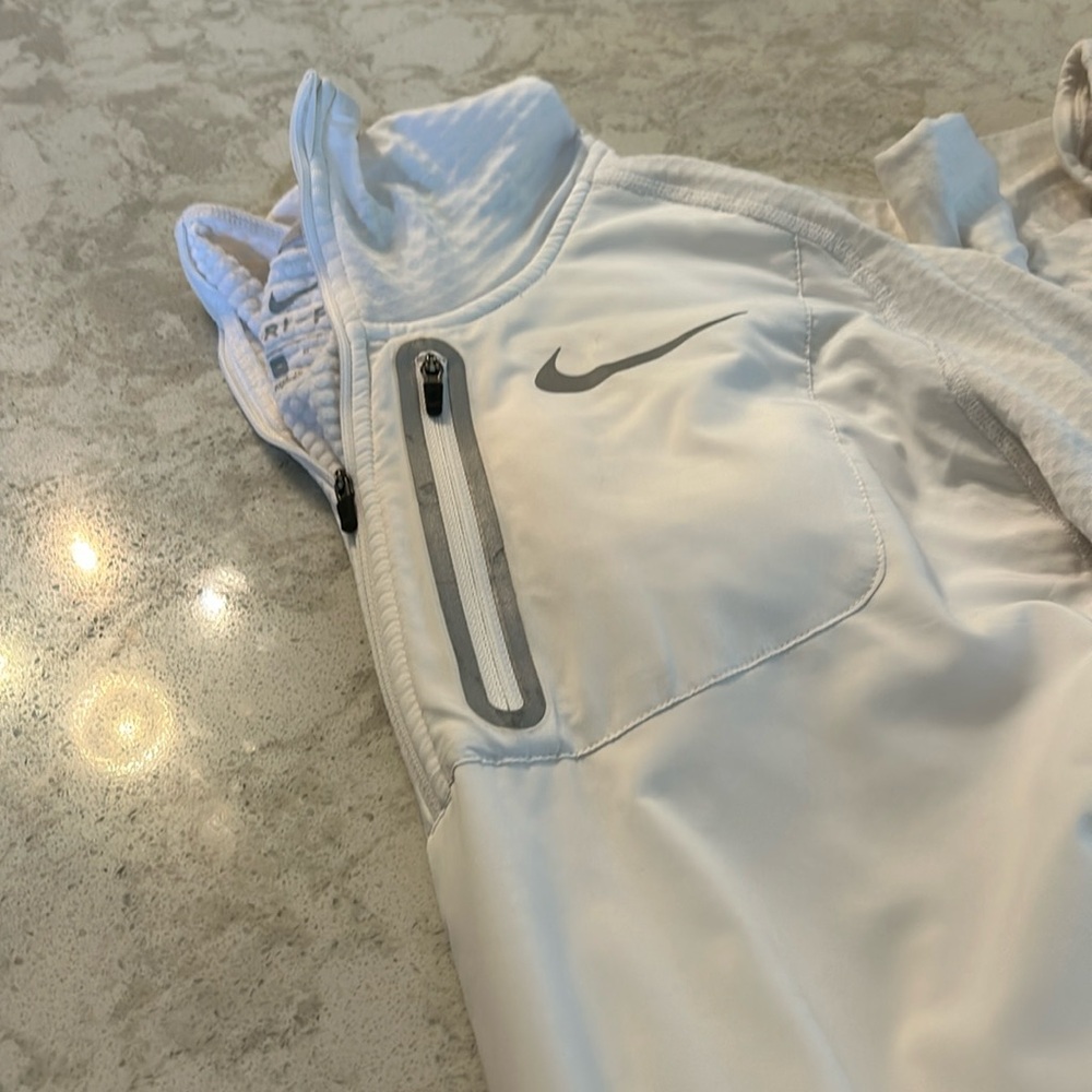 Men’s medium Nike running dry fit pullover